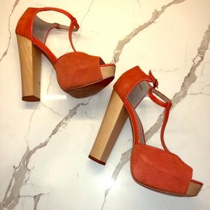 Orange suede Hinge sandal